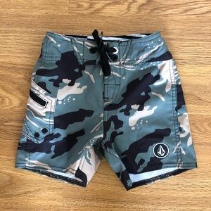 Volcom swim trunks with adjustable waist